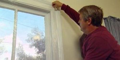 Как заклеить бумагой окна. Как клеить окна мылом на зиму