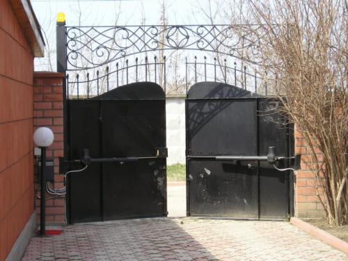 Виды и особенности гаражных ворот. Особенности и отличия ворот по типам 19 Виды и особенности гаражных ворот. Особенности и отличия ворот по типам 19