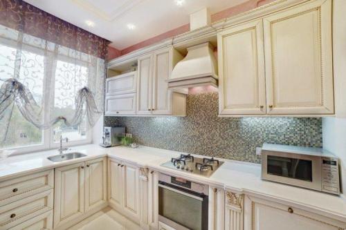 Какие шторы подойдут к моему стилю интерьера на кухне. Шторы и стили интерьеров