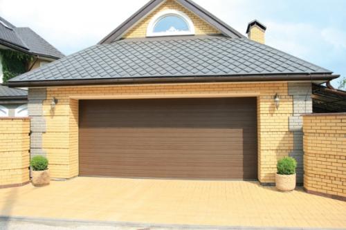 Какие ворота лучше для гаража. Как подойти к процессу выбора?