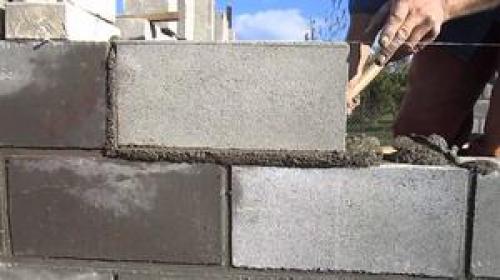 класть блоки из керамзитобетона. Понятие строительства стен из .