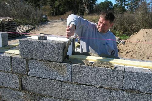 Кладка керамзитобетонных блоков первый ряд. Технология укладки блоков из керамзитобетона