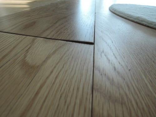 Как важно учитывать влажность комнаты при выборе напольного покрытия. Оптимальная влажность воздуха для помещения с паркетом