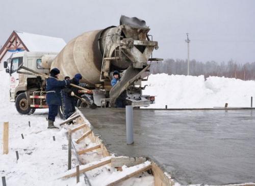 Залил бетон, а ночью мороз. После заливки бетона ударил мороз –, что делать, чтобы сохранить марочную прочность