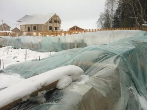 Залил бетон, а ночью мороз. После заливки бетона ударил мороз –, что делать, чтобы сохранить марочную прочность