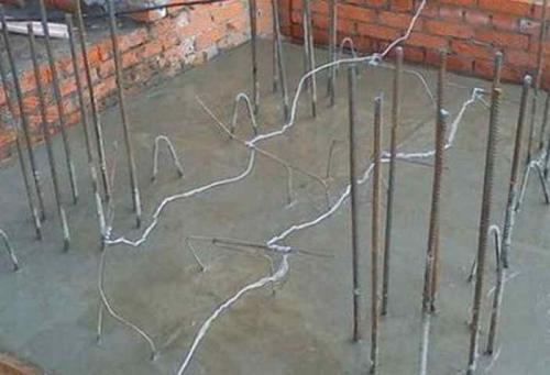 Залил бетон, а ночью мороз. После заливки бетона ударил мороз –, что делать, чтобы сохранить марочную прочность