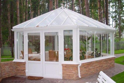 Как построить беседку на даче. Выбор материала