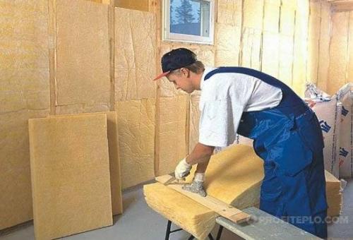 Как утеплить дом из бруса изнутри. Особенности выбора утеплителя
