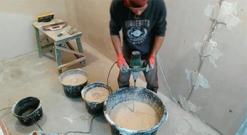 Какие ошибки чаще всего допускаются при приготовлении цементной штукатурки. Грубые ошибки при замешивании штукатурки