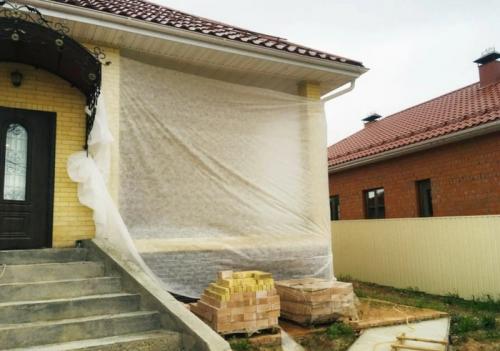 Нужно ли защищать цементную штукатурку от влаги и как это сделать. Заказчик: Зачем гидроизоляцию на мокрое наносите? Она ведь не приклеится? или 5 скрытых ошибок при работе с цементной гидроизоляцией