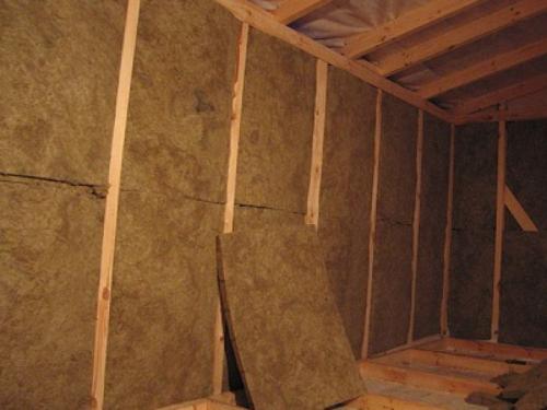 Как утеплить дом из бруса изнутри. Утепление дома из бруса изнутри своими руками. Герметизация швов. Монтаж теплоизоляционного материала и обшивка