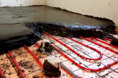 Водяной теплый пол под плитку толщина. Что такое стяжка и ее предназначение