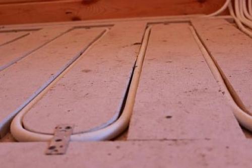 Как сделать теплый пол с нуля. Теплые водяные полы в частном доме – инструкция, как сделать своими руками