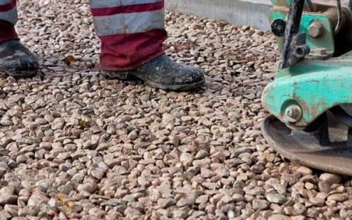 Пол в гараже варианты и самые дешевые материалы. Порядок укладки бетонной стяжки 04