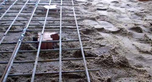 Заливка пола в гараже миксером. Устройство основания