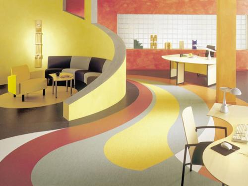 Линолеум на бетонный пол в частном доме. Постелить линолеум на бетонный пол без ошибок: правильная технология укладки линолеума