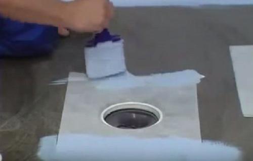 Гидроизоляция пола в ванной под плитку. Гидроизоляция ванной комнаты под плитку: что лучше? Устройство и материалы, делаем своими руками 15 Гидроизоляция пола в ванной под плитку. Гидроизоляция ванной комнаты под плитку: что лучше? Устройство и материалы, делаем своими руками 15