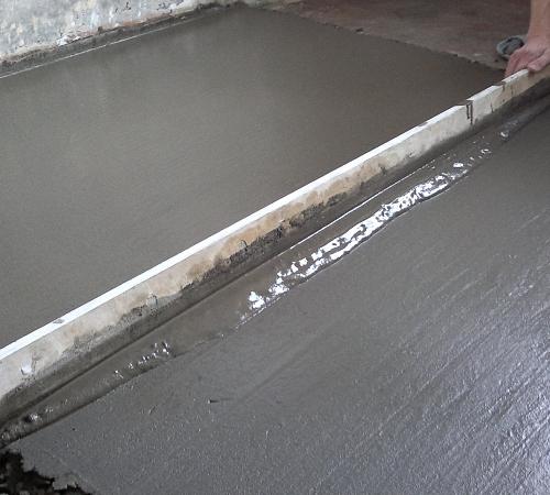 Через какое время можно наносить гидроизоляцию на стяжку. Гидроизоляция стяжки пола: особенности и характеристика