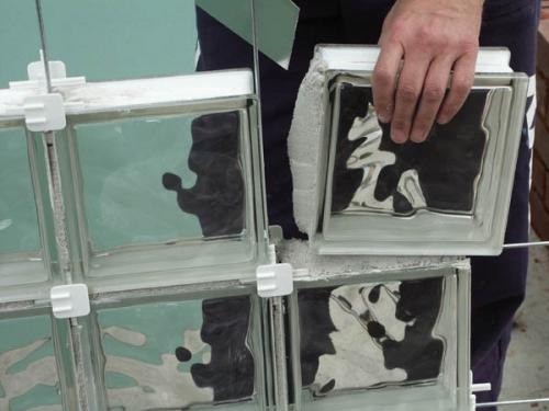 Стеклоблоки в интерьере и их монтаж своими руками. Монтаж стеклоблоков. Поэтапная инструкция. 04