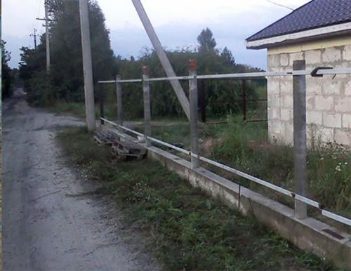 Фундамент под столбы для забора. Подбираем оптимальный фундамент для различных конструкций заборов
