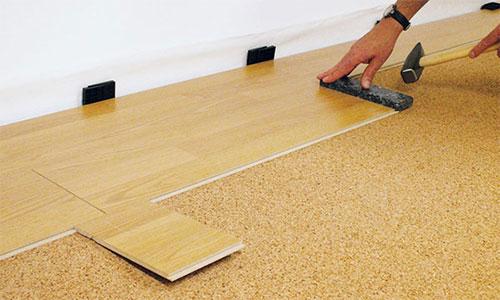 Как уложить ламинат на неровный пол. Как положить ламинат на неровный пол