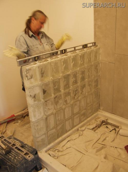 Как сделать укладку стены из стеклоблоков своими руками. Способы укладки стеклоблоков 02