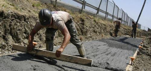 Как бетонировать в мороз. Заливка бетона в мороз 01