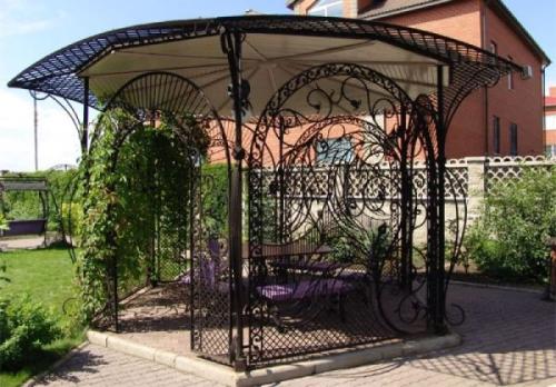 Шестиугольная беседка из металла. Виды конструкций и варианты дизайна