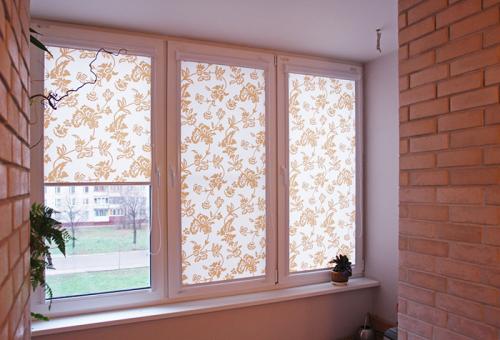 Установка рулонных штор открытого типа на окно 15