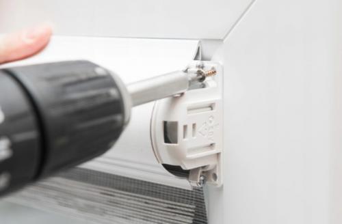 Как собрать рулонные шторы день-ночь. О рулонных шторах День Ночь на пластиковые окна