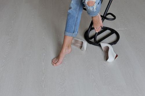 Какой пол сделать в спальне. Какое покрытие безопаснее 14