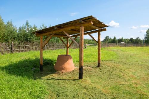 Навес из металла своими руками. Строим навес: для чего и из чего 02