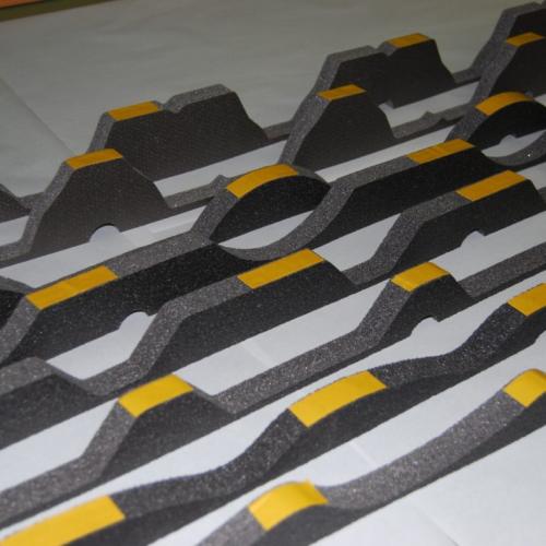 Уплотнитель под конек профнастила. Как выбрать уплотнитель под конёк кровли: советы, какой лучше для обеспечения вентиляции под кровлей, свойства материала и нюансы монтажа