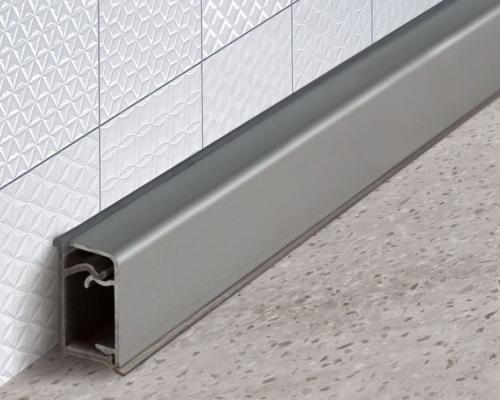 Как выбрать плинтусы для столешницы на кухне. Из каких материалов выполняют плинтуса?