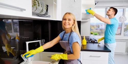 Как правильно ухаживать за кухонным плинтусом и фартуком. Новости