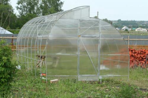 Размеры теплицы 3 н.  Особенности теплиц из поликарбоната