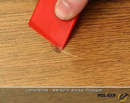 Как устранить царапины на лаке на пробковом полу. Устранение мелких дефектов