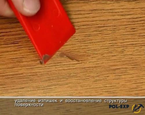Как устранить царапины на лаке на пробковом полу. Устранение мелких дефектов