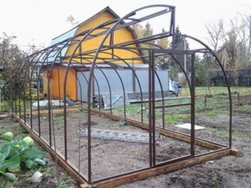 Самые лучшие проекты зимних теплиц. Типовая технология возведения такой постройки 20