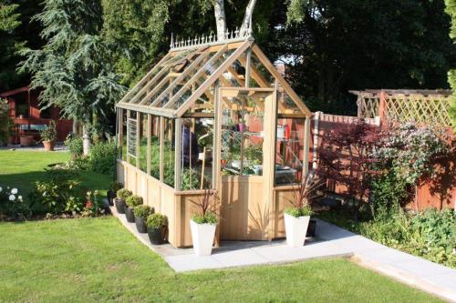 Теплицы своими руками самые лучшие проекты. Теплица своими руками — обзор лучших идей, как построить хорошую теплицу на дачном участке (80 фото идей)