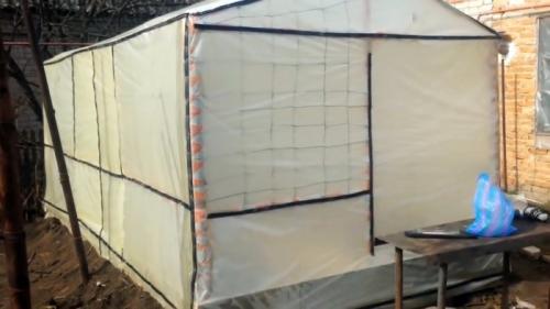 Теплица своими руками дешево. Процесс строительства бюджетной теплицы