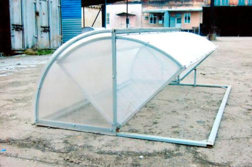 Маленький парник из поликарбоната своими руками. Лучшие идеи, как построить парник из поликарбоната: особенности конструкции, выбор материалов, пошаговая инструкция с фото