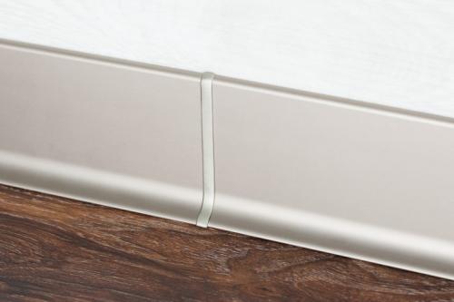 Как закрепить плинтус на кухне. Способы монтажа