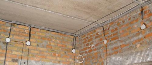 Электрика в частном доме с чего начать. Как правильно развести проводку в частном доме своими руками: пошаговая инструкция монтажа для новичка, схемы подключения