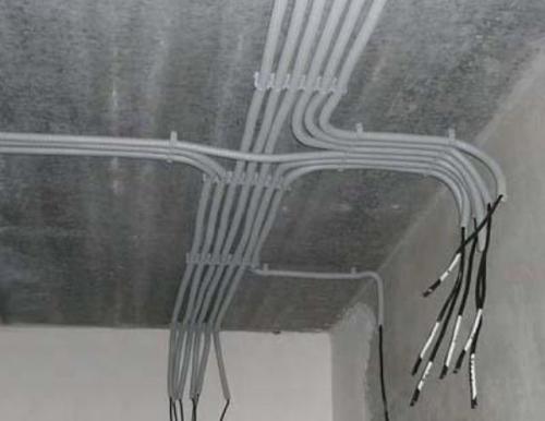 Проводка в квартире по потолку. Основные ошибки