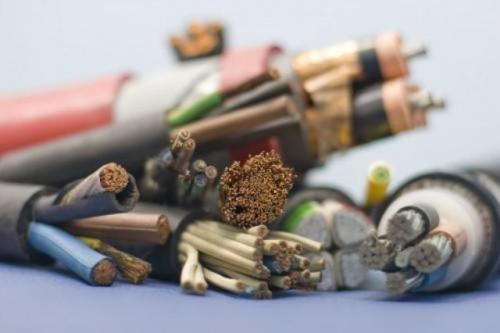 Проводка в квартире по потолку. Основные ошибки