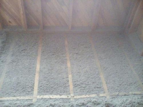 Какие проблемы могут возникнуть при установке бетонной стяжки на деревянном полу. Проверяю на зыбкость бетонный пол на сваях и деревянном перекрытии. Теплые полы и пирог пола!