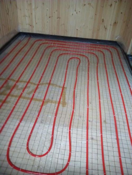 Какие проблемы могут возникнуть при установке бетонной стяжки на деревянном полу. Проверяю на зыбкость бетонный пол на сваях и деревянном перекрытии. Теплые полы и пирог пола!