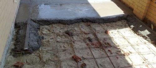 Какие инструменты необходимы для установки пола на плиты перекрытия в частном доме. Плюсы и минусы бетонного пола в частном доме