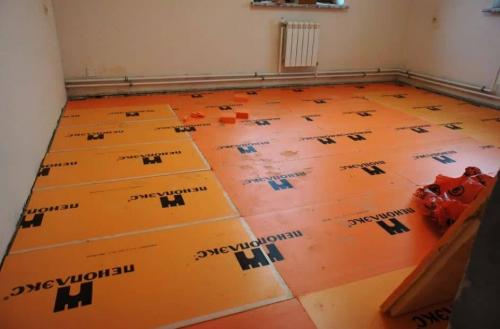 Какие преимущества имеет использование ЭППС в системе теплого пола. Какой выбрать пеноплекс под теплый пол